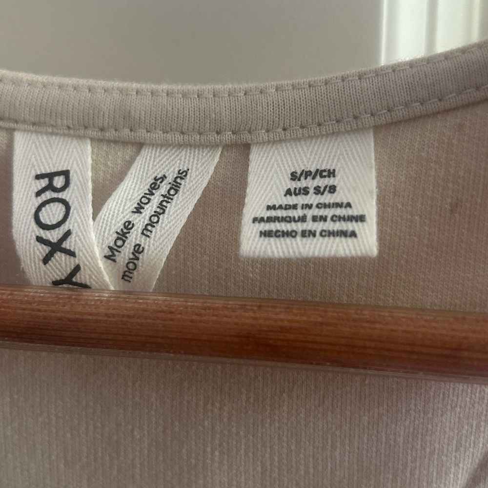 Roxy Beige Bralette size S. GUC. Comfortable. A bit roomy. - Picture 4 of 9